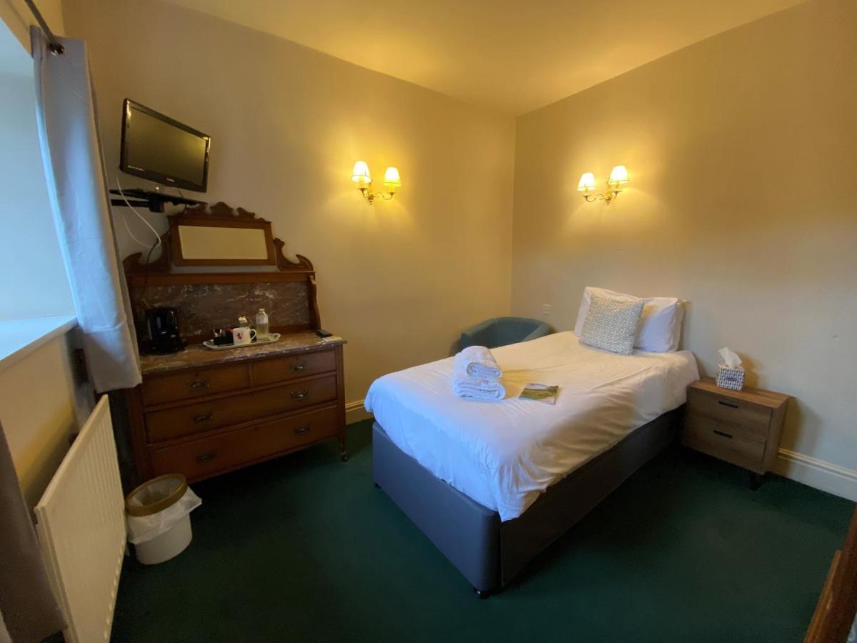 The Red Lion & Manor House 3*